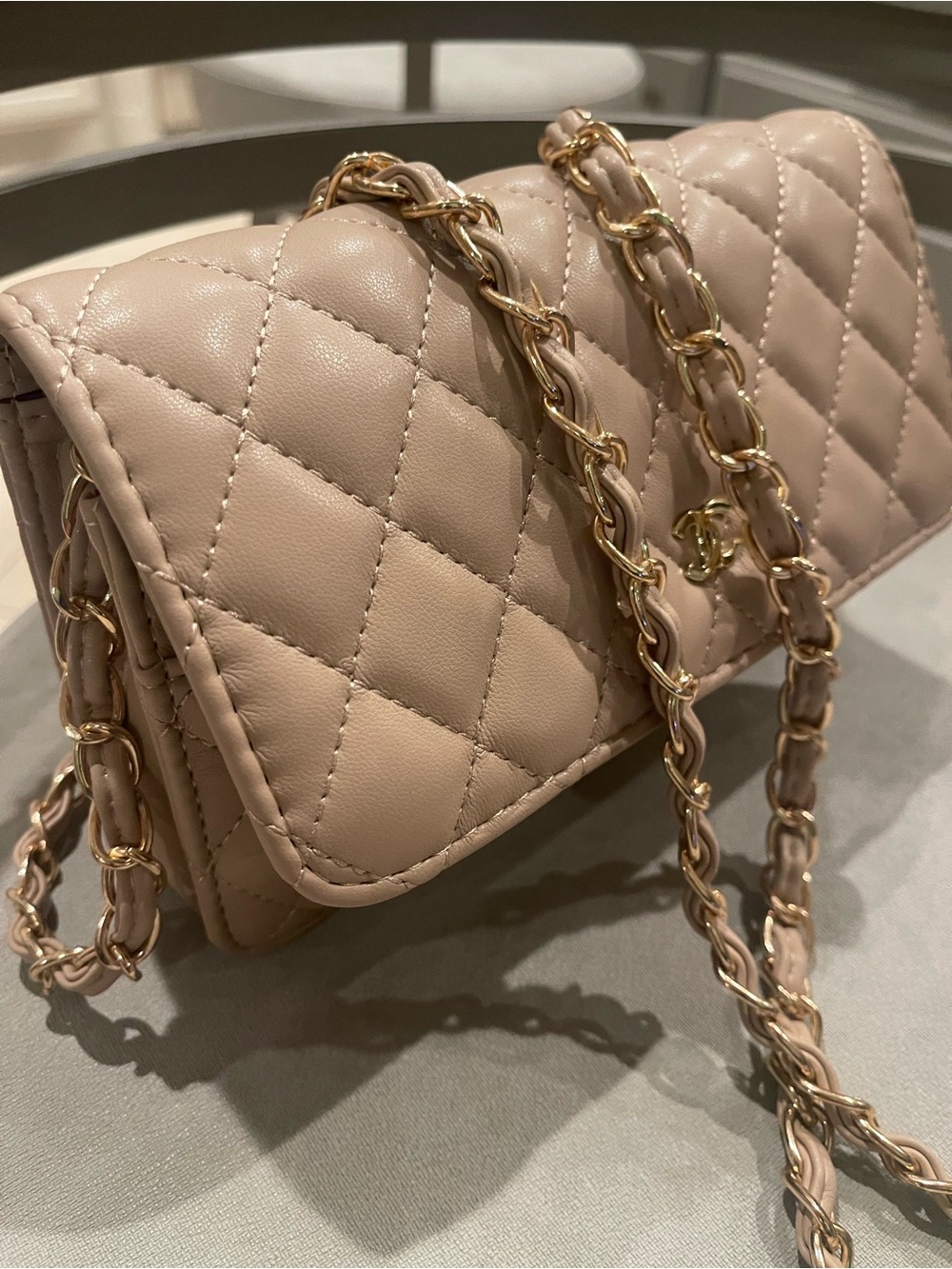 Quilted Leather Crossbody Bag in Beige with mini zippered matching coin Purse - Picture 2 of 10